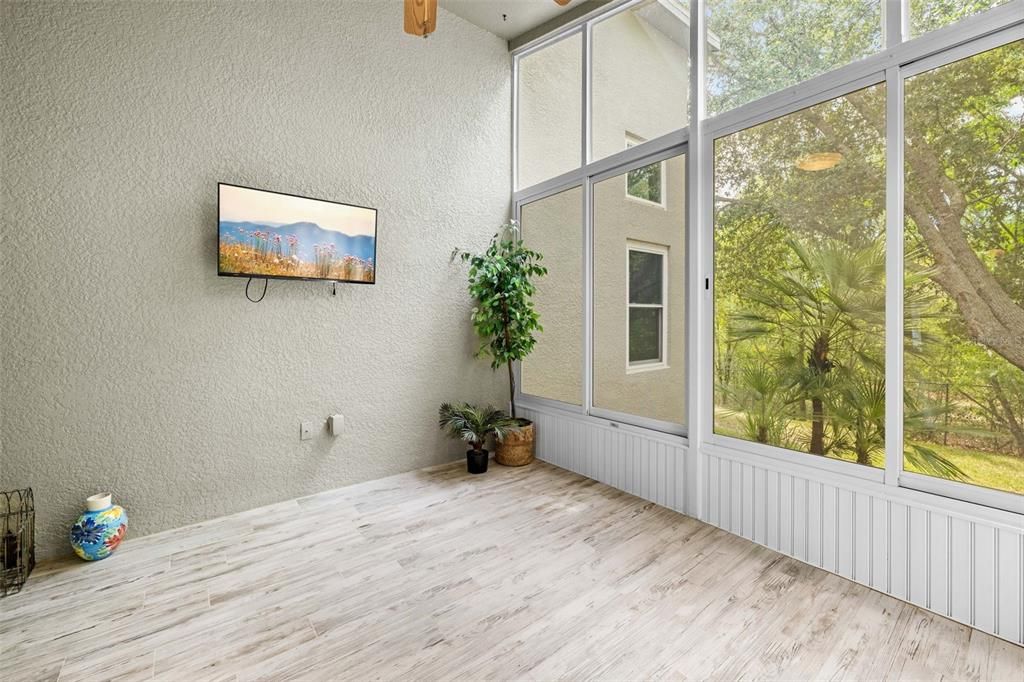 For Sale: $299,999 (3 beds, 2 baths, 1970 Square Feet)