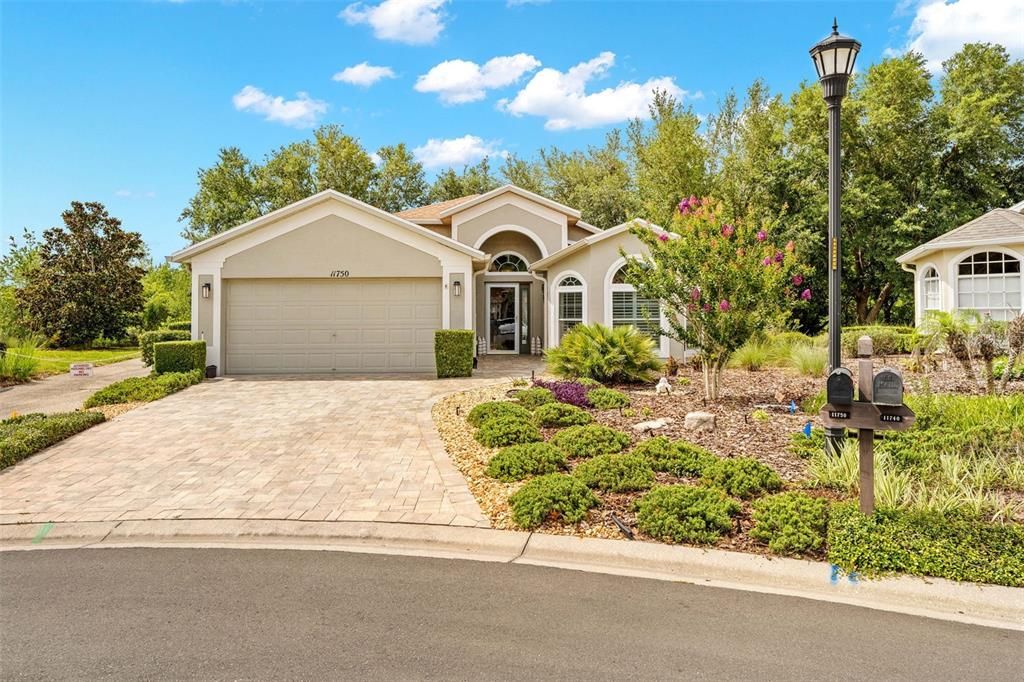 For Sale: $299,999 (3 beds, 2 baths, 1970 Square Feet)