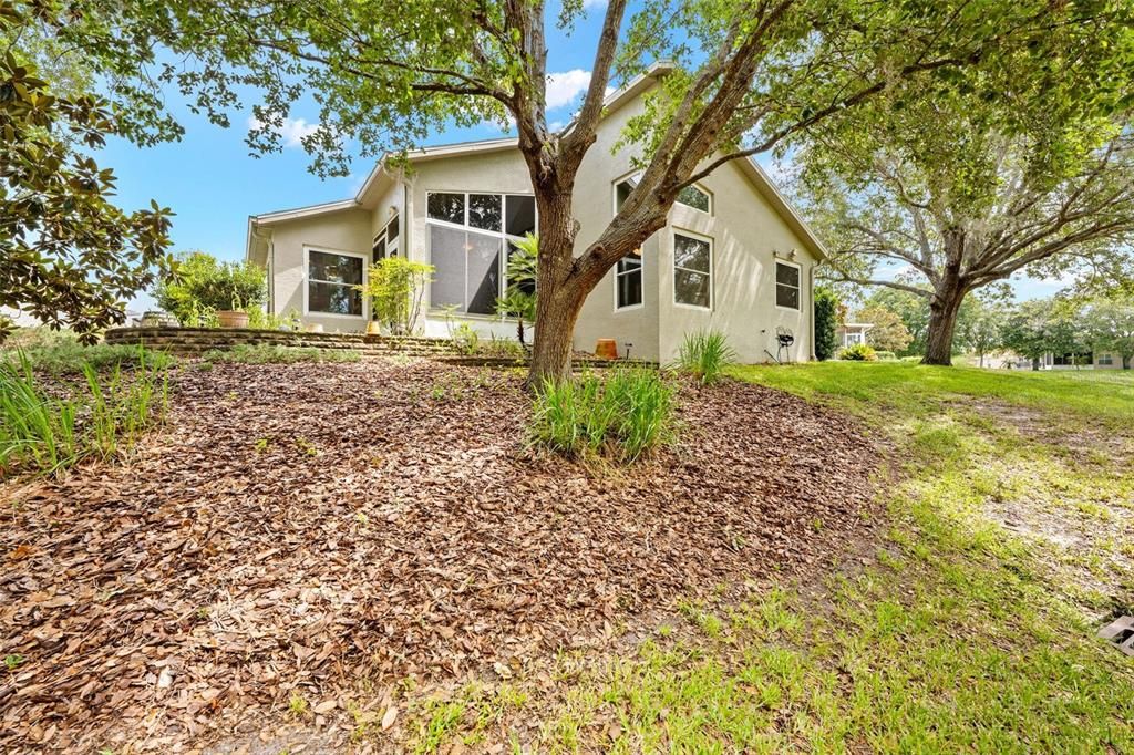 For Sale: $299,999 (3 beds, 2 baths, 1970 Square Feet)