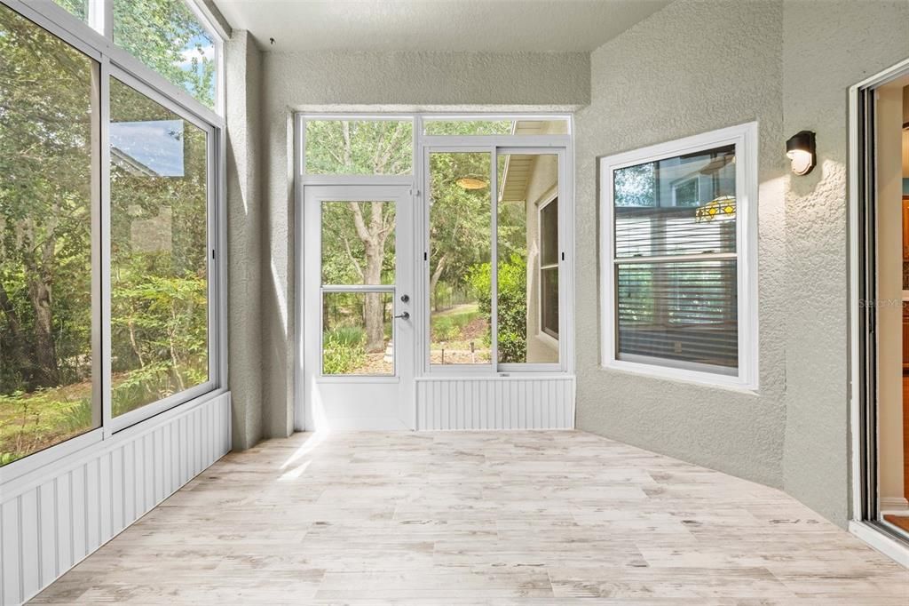 For Sale: $299,999 (3 beds, 2 baths, 1970 Square Feet)