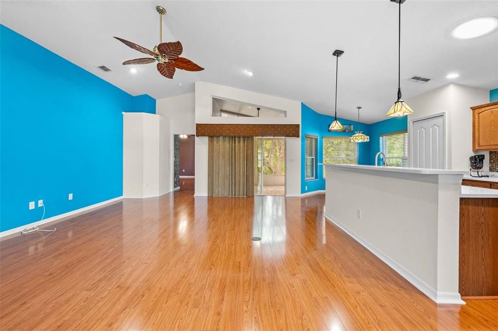 For Sale: $299,999 (3 beds, 2 baths, 1970 Square Feet)