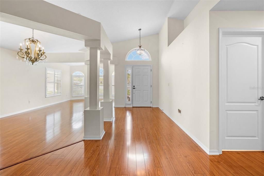 For Sale: $299,999 (3 beds, 2 baths, 1970 Square Feet)