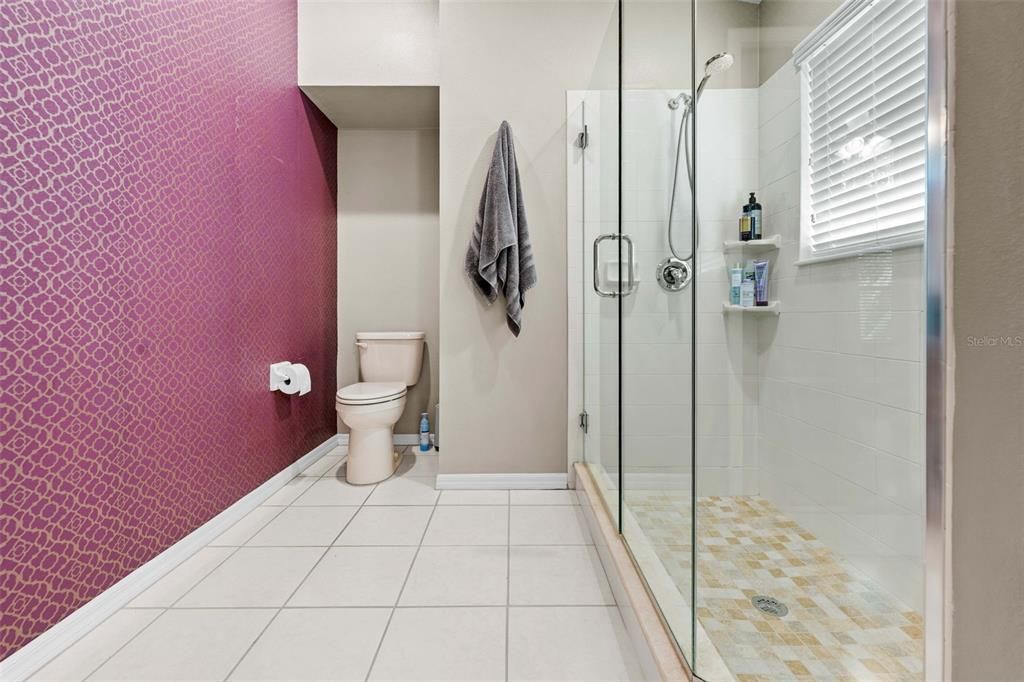 For Sale: $299,999 (3 beds, 2 baths, 1970 Square Feet)
