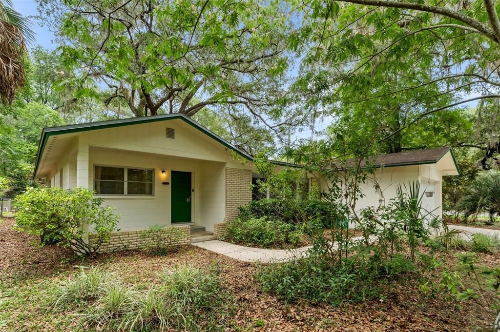 For Sale: $340,000 (4 beds, 2 baths, 1872 Square Feet)