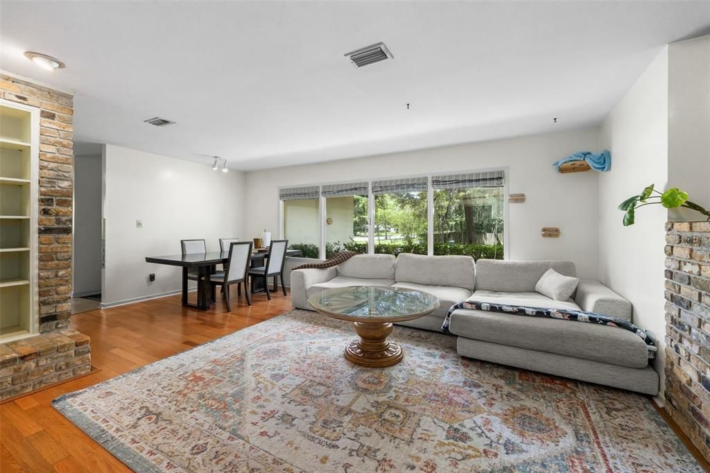 For Sale: $340,000 (4 beds, 2 baths, 1872 Square Feet)