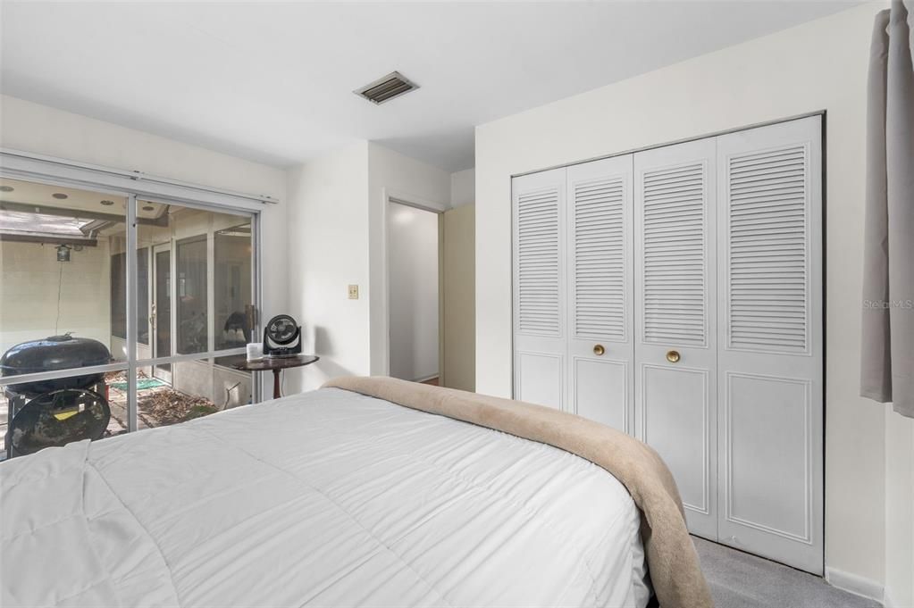For Sale: $340,000 (4 beds, 2 baths, 1872 Square Feet)