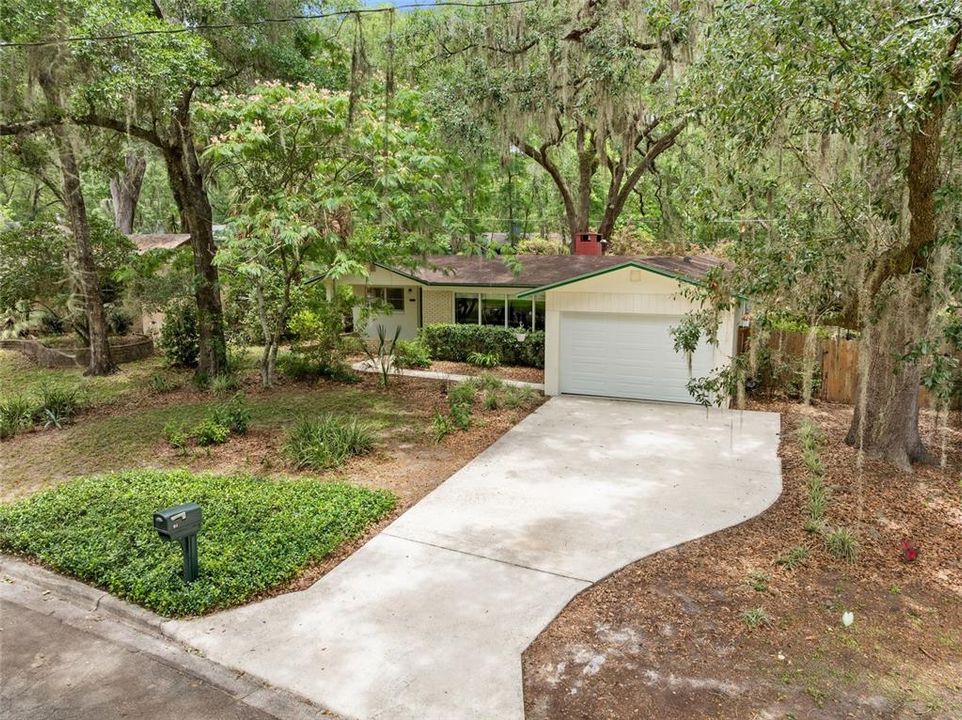 For Sale: $340,000 (4 beds, 2 baths, 1872 Square Feet)