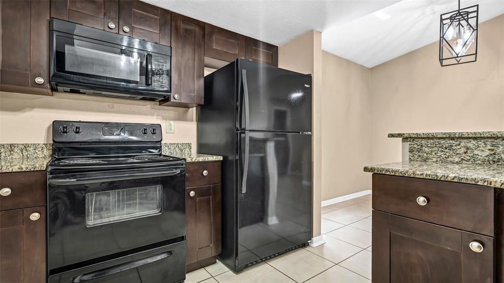 В аренду: $2,395 (3 спален, 2 ванн, 1698 Квадратных фут)