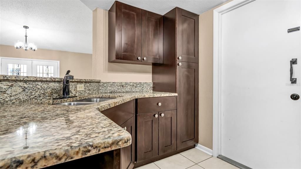 В аренду: $2,395 (3 спален, 2 ванн, 1698 Квадратных фут)