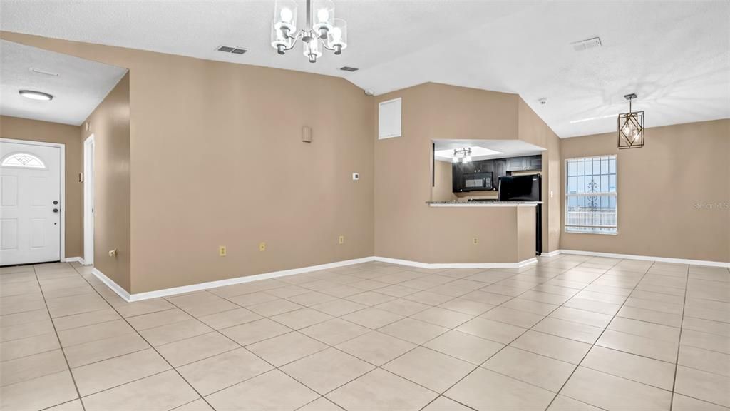 В аренду: $2,395 (3 спален, 2 ванн, 1698 Квадратных фут)