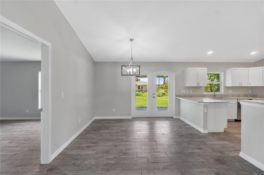 For Sale: $309,900 (3 beds, 2 baths, 1613 Square Feet)