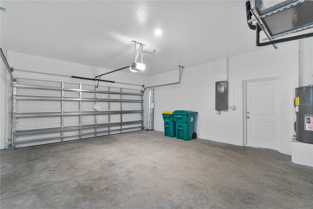 For Sale: $309,900 (3 beds, 2 baths, 1613 Square Feet)