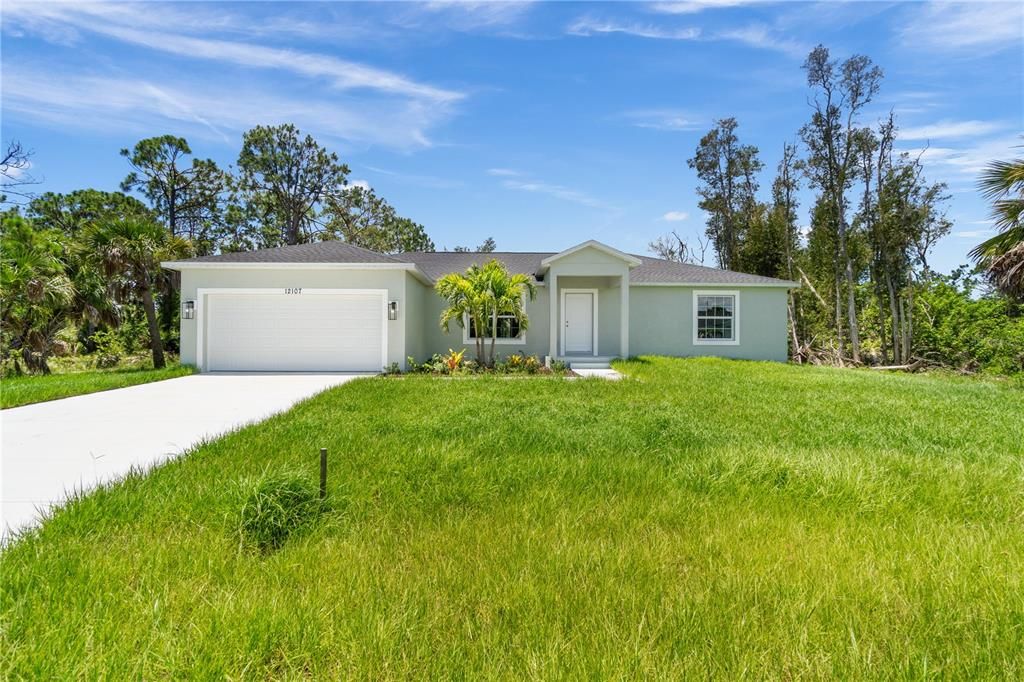 For Sale: $309,900 (3 beds, 2 baths, 1613 Square Feet)