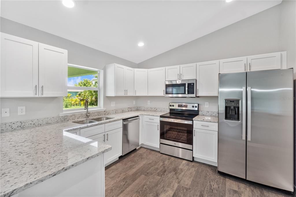 For Sale: $309,900 (3 beds, 2 baths, 1613 Square Feet)