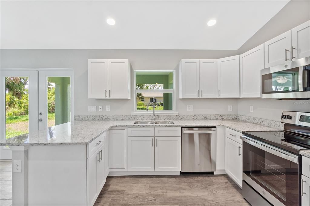 For Sale: $309,900 (3 beds, 2 baths, 1613 Square Feet)