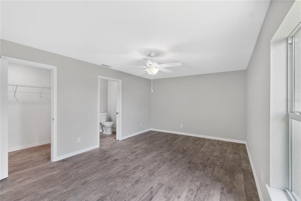 For Sale: $309,900 (3 beds, 2 baths, 1613 Square Feet)