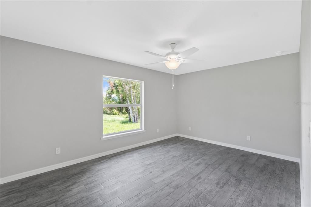 For Sale: $309,900 (3 beds, 2 baths, 1613 Square Feet)