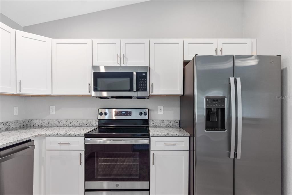 For Sale: $309,900 (3 beds, 2 baths, 1613 Square Feet)