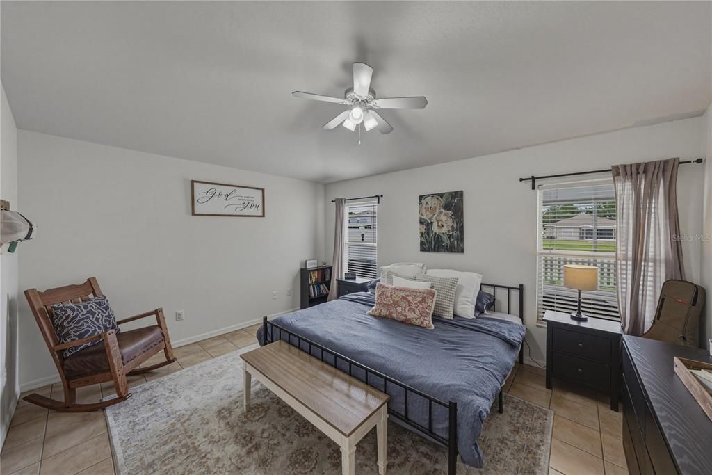 For Sale: $399,900 (4 beds, 2 baths, 1502 Square Feet)