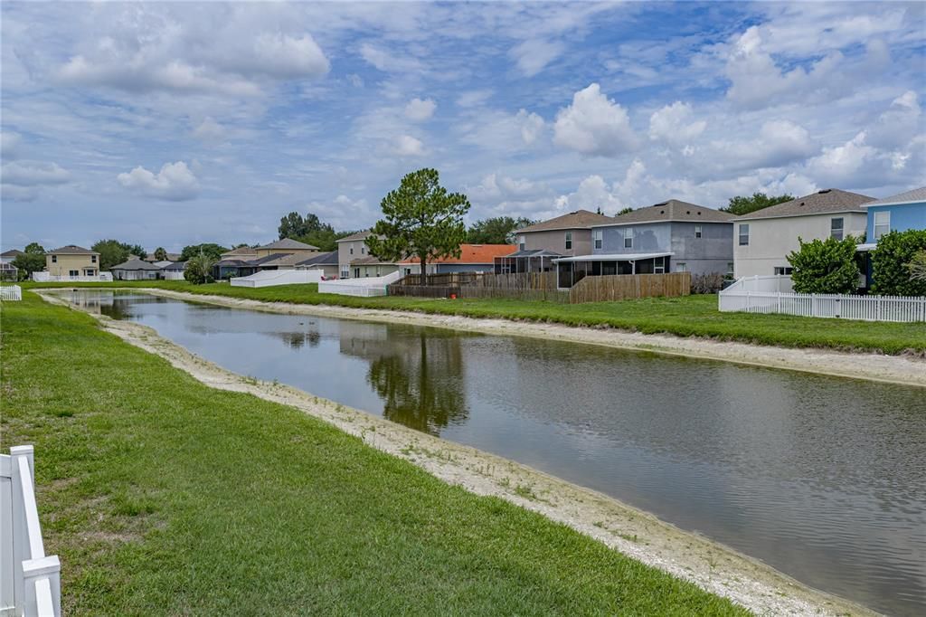 For Sale: $399,900 (4 beds, 2 baths, 1502 Square Feet)