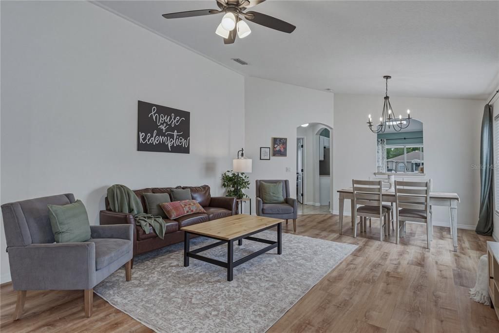 For Sale: $399,900 (4 beds, 2 baths, 1502 Square Feet)