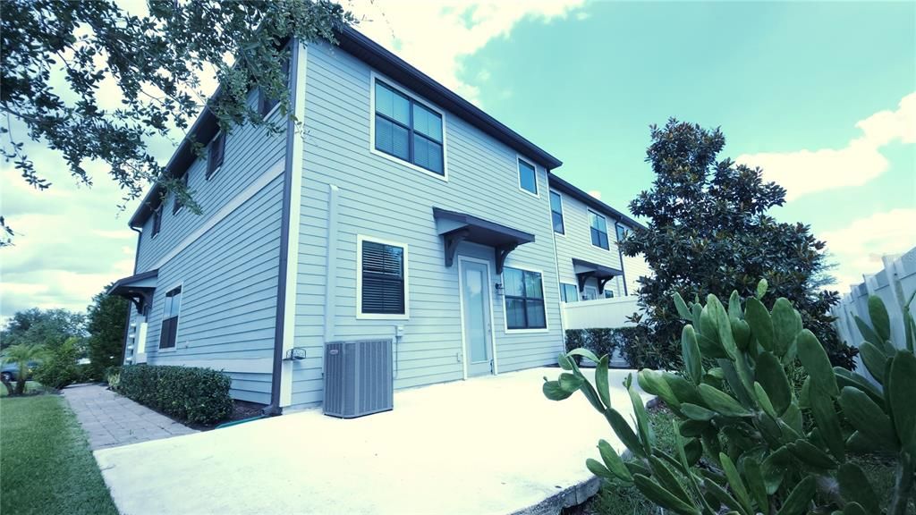 For Rent: $2,700 (3 beds, 2 baths, 1970 Square Feet)