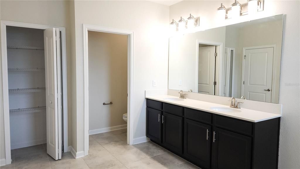 For Rent: $2,700 (3 beds, 2 baths, 1970 Square Feet)