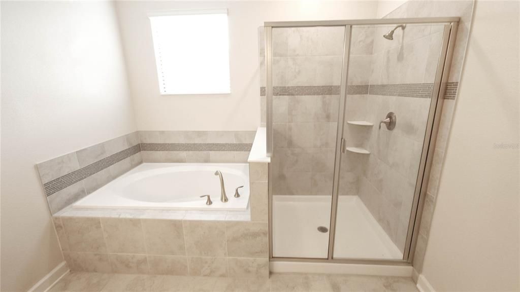 For Rent: $2,700 (3 beds, 2 baths, 1970 Square Feet)