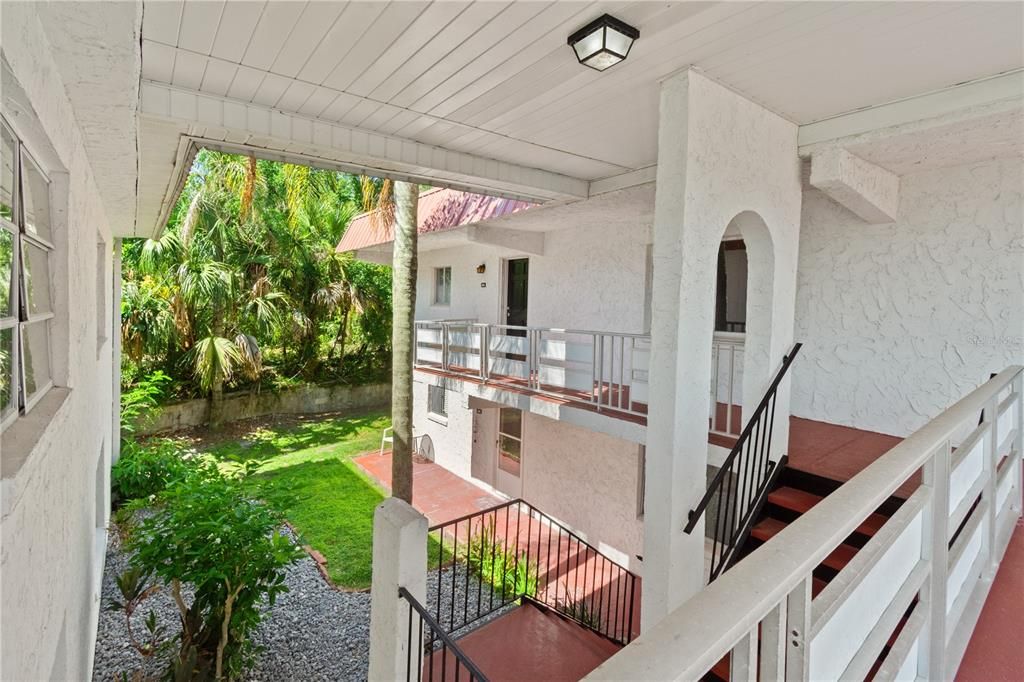 For Sale: $94,750 (2 beds, 2 baths, 1024 Square Feet)