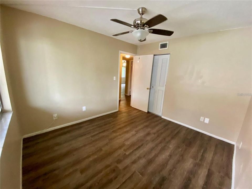 For Sale: $94,750 (2 beds, 2 baths, 1024 Square Feet)