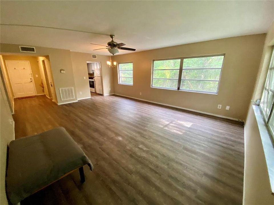 For Sale: $94,750 (2 beds, 2 baths, 1024 Square Feet)