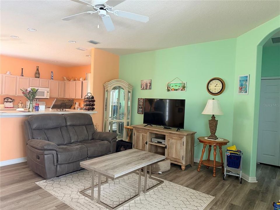 For Sale: $444,000 (4 beds, 3 baths, 2372 Square Feet)