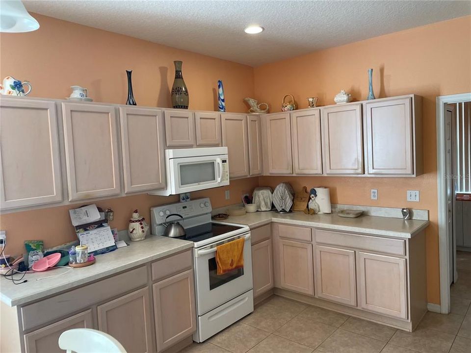 For Sale: $444,000 (4 beds, 3 baths, 2372 Square Feet)