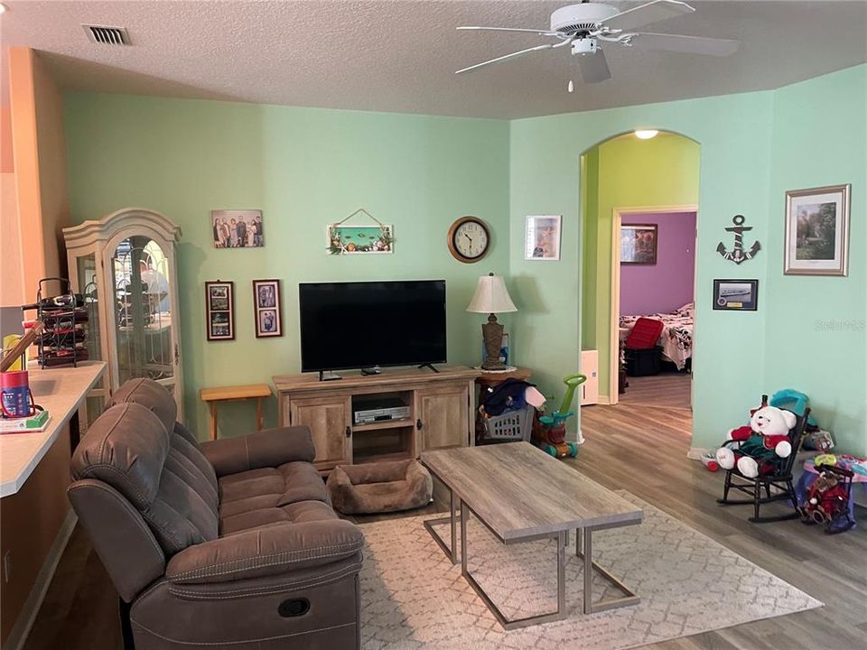 For Sale: $444,000 (4 beds, 3 baths, 2372 Square Feet)