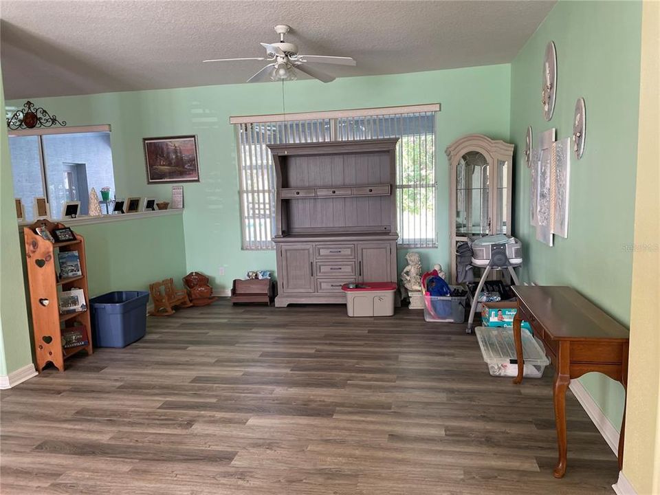 For Sale: $444,000 (4 beds, 3 baths, 2372 Square Feet)