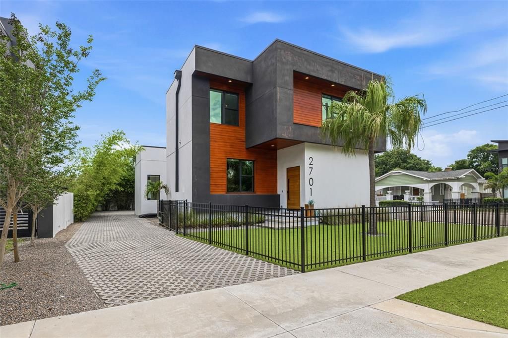 For Sale: $1,499,900 (5 beds, 4 baths, 3431 Square Feet)