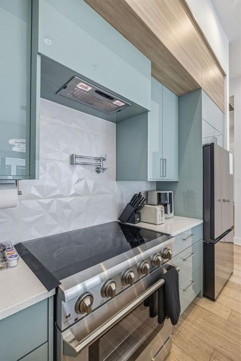 For Sale: $1,499,900 (5 beds, 4 baths, 3431 Square Feet)