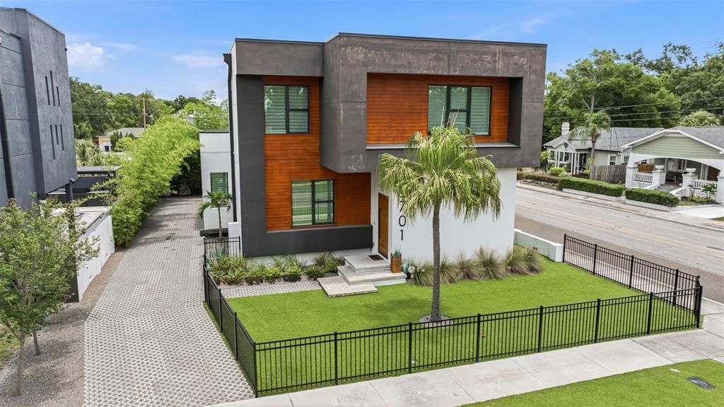 For Sale: $1,499,900 (5 beds, 4 baths, 3431 Square Feet)