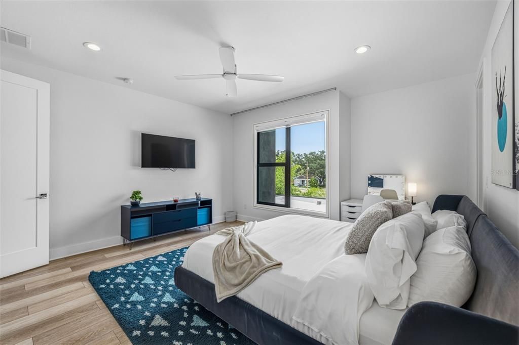 For Sale: $1,499,900 (5 beds, 4 baths, 3431 Square Feet)