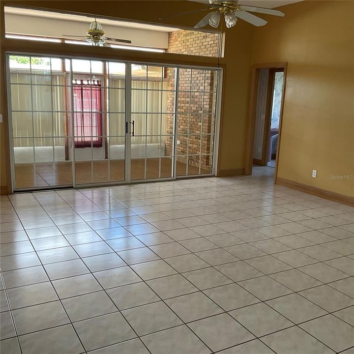 For Rent: $2,495 (3 beds, 3 baths, 2507 Square Feet)