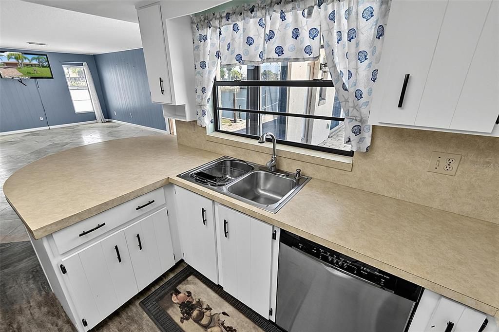 : $750,000 (3 beds, 2 baths, 2144 Square Feet)