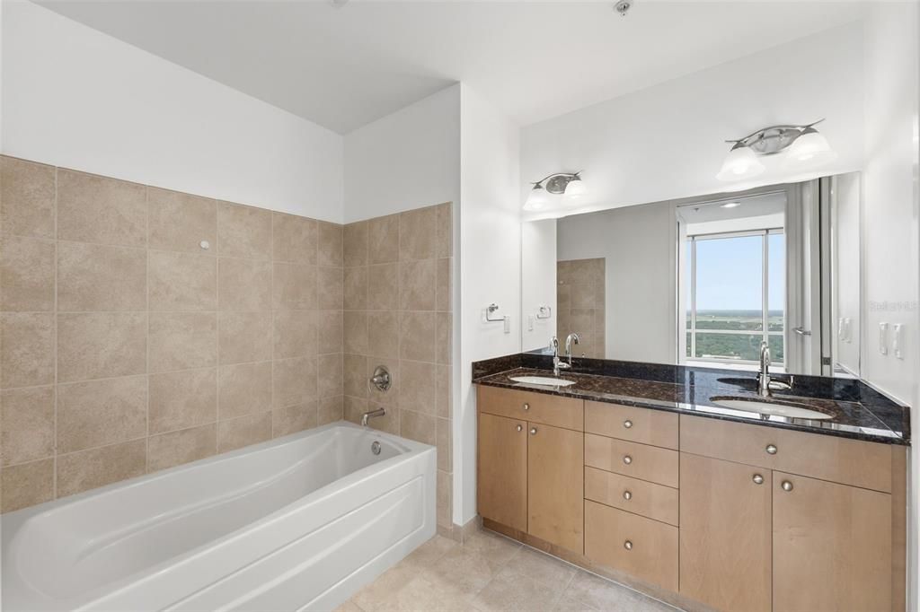 На продажу: $499,000 (2 спален, 2 ванн, 1229 Квадратных фут)