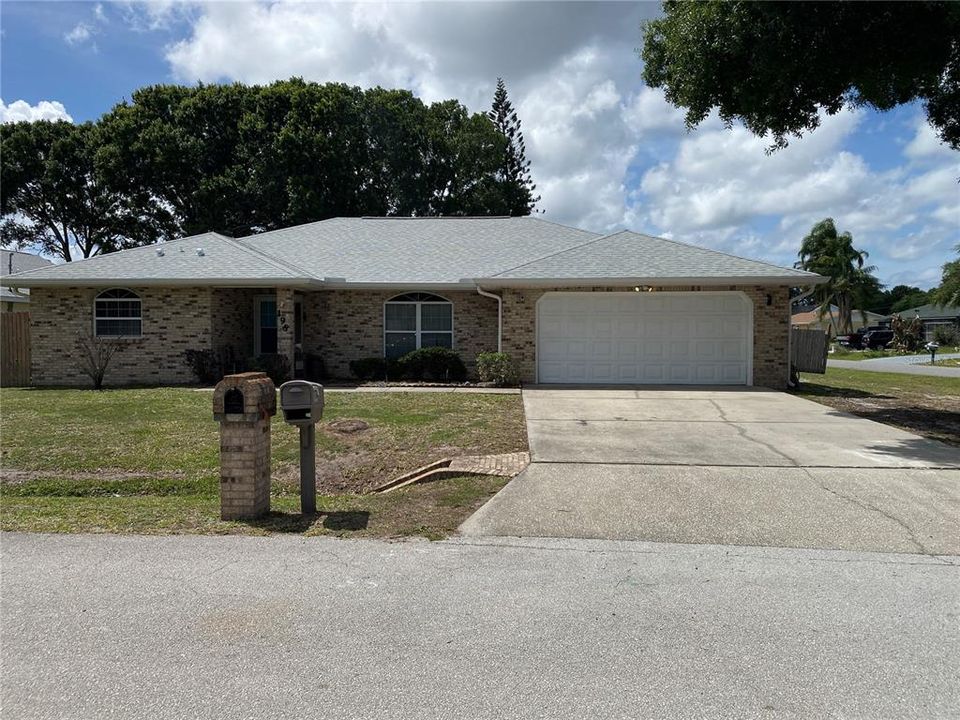 For Sale: $300,000 (3 beds, 2 baths, 1588 Square Feet)