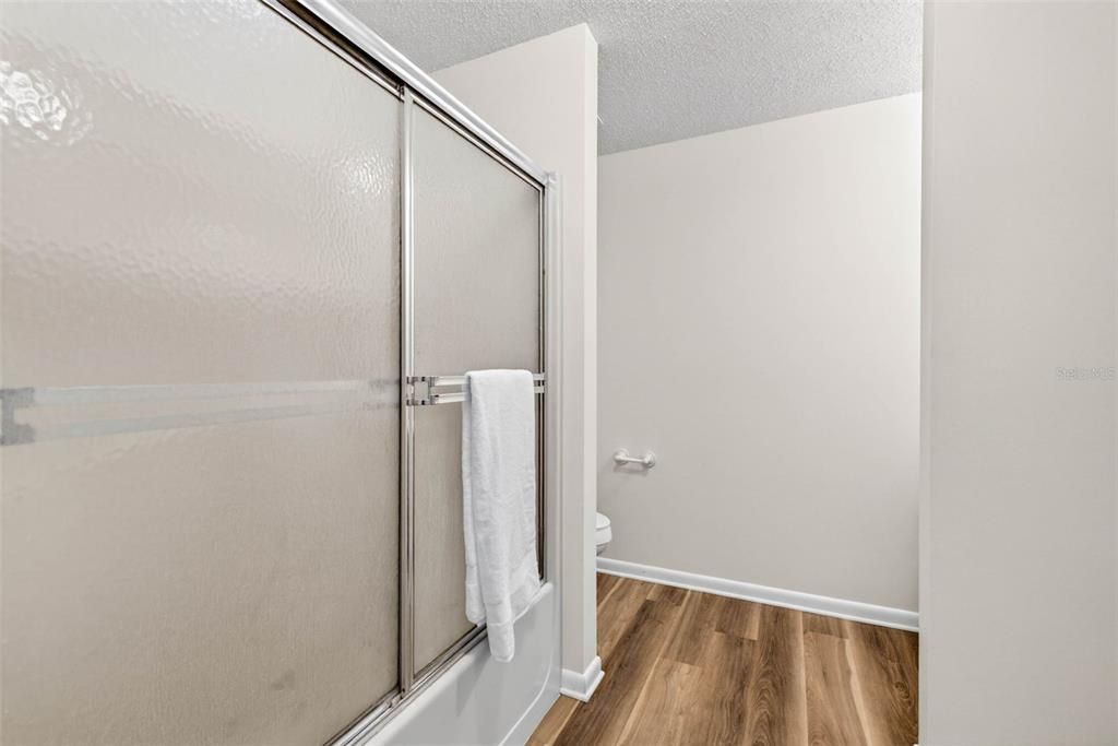 На продажу: $399,900 (3 спален, 2 ванн, 1284 Квадратных фут)