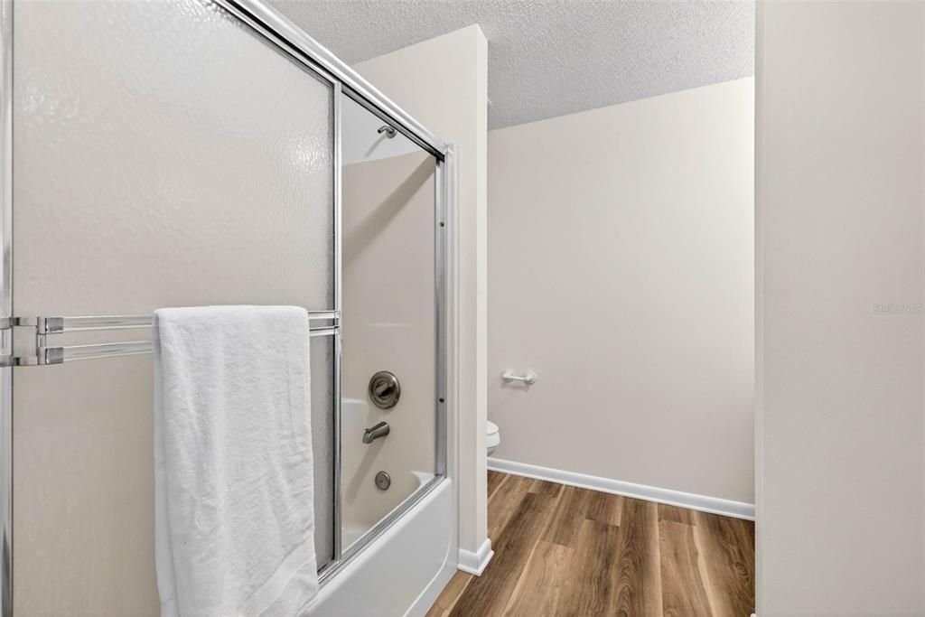 На продажу: $399,900 (3 спален, 2 ванн, 1284 Квадратных фут)