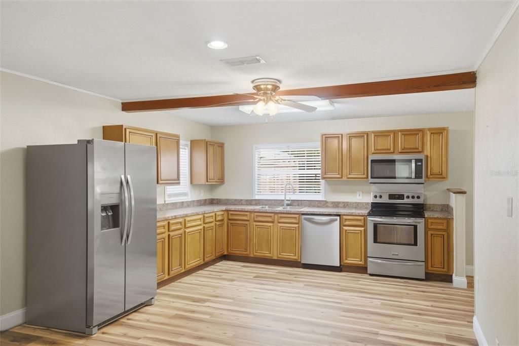 En Venta: $299,900 (4 camas, 1 baños, 1416 Pies cuadrados)