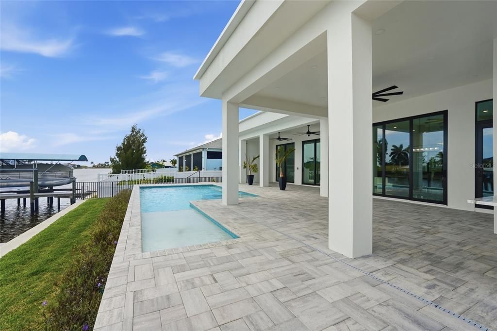 For Sale: $1,350,000 (3 beds, 3 baths, 2653 Square Feet)