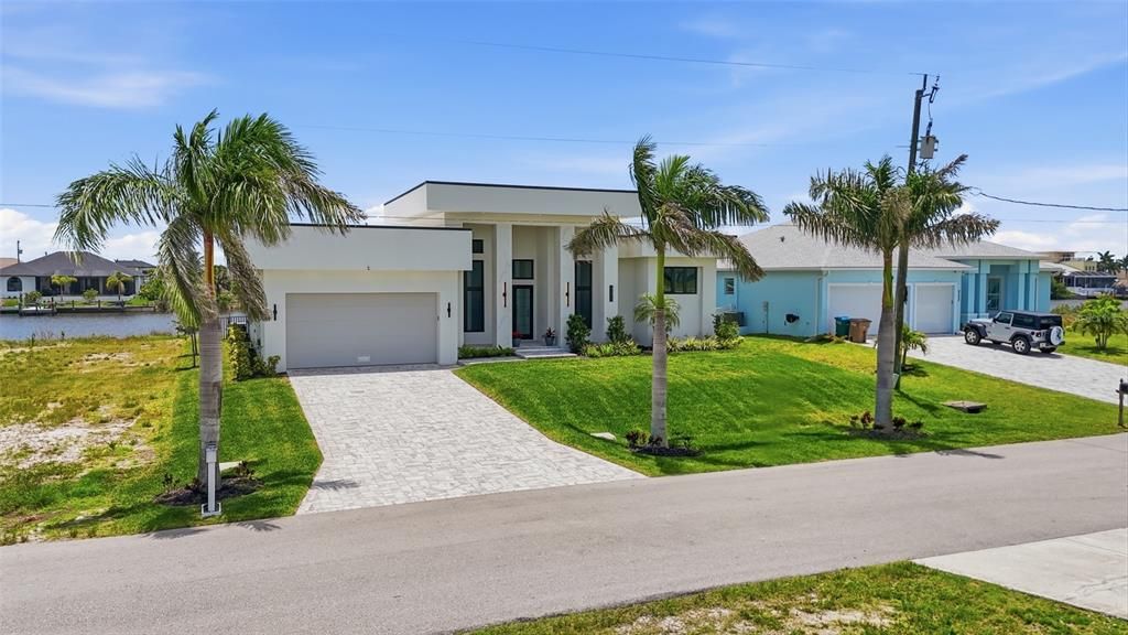 For Sale: $1,350,000 (3 beds, 3 baths, 2653 Square Feet)