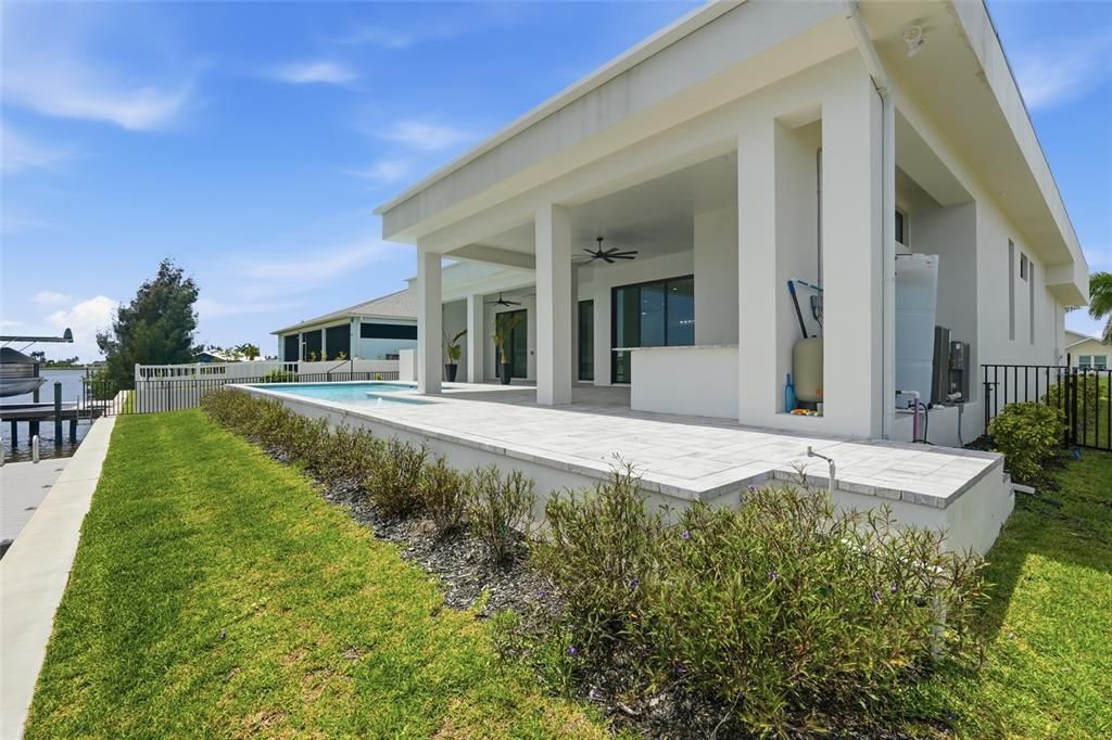 For Sale: $1,350,000 (3 beds, 3 baths, 2653 Square Feet)