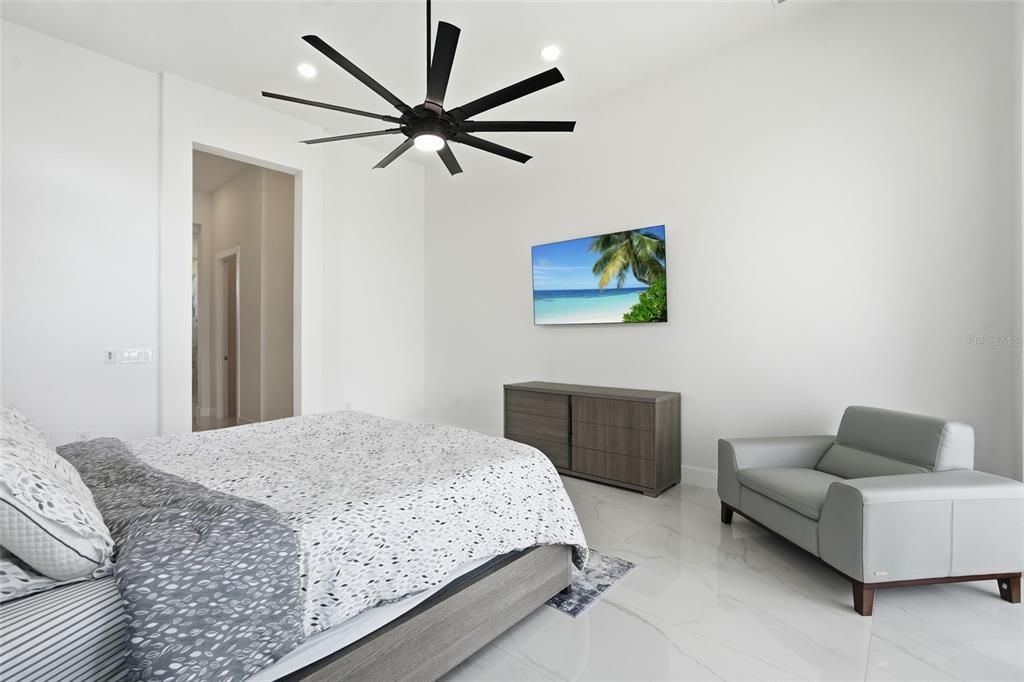 For Sale: $1,350,000 (3 beds, 3 baths, 2653 Square Feet)